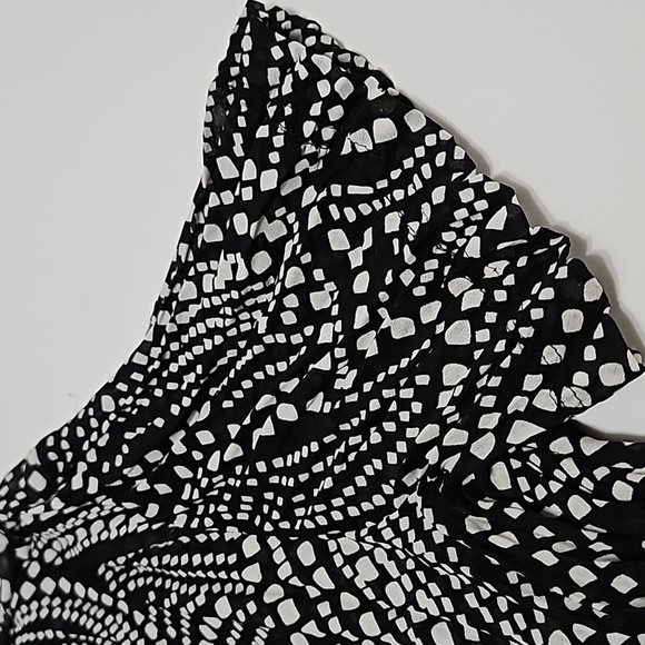 Allison Taylor Women's Black & White Ruffle Sheer Short Sleeve Size M Top #W-869 - Picture 4 of 10
